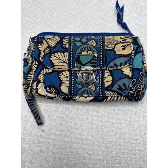 Vera Bradley Turn Lock Wallet Wristlet Clutch Blue Floral Quilted - Picture 1 of 8